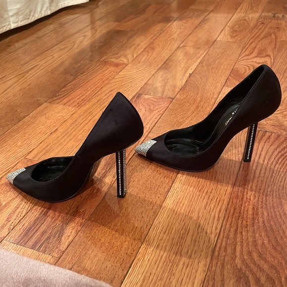 Saint Laurent embellished satin pump - Picture 7 of 13
